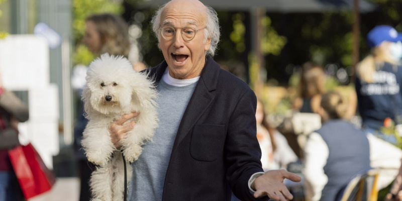   לארי דיוויד מחזיק כלב ב-Curb Your Enthusiasm