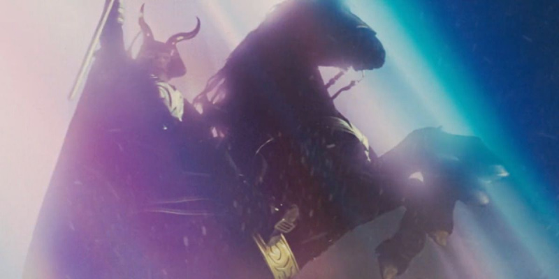   Odin lóháton, az Odin erővel Laufey erőivel szemben.