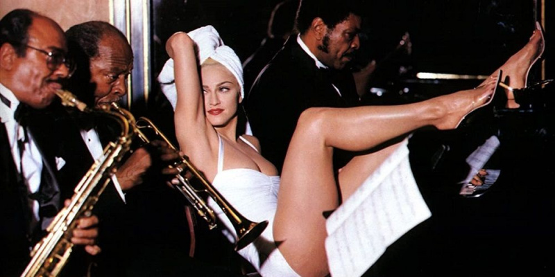   Madonna Truth or Dare에서 색소폰 연주자와 함께하는 마돈나