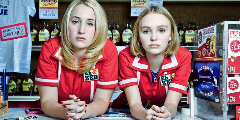   Yoga Hosers – Harley Quinn Smith és Lily-Rose Depp