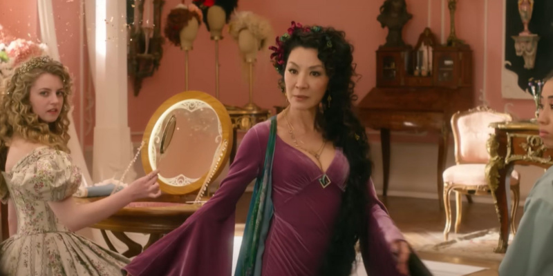   Michelle Yeoh mint Emma Anemone Jó és Gonosz Iskolája