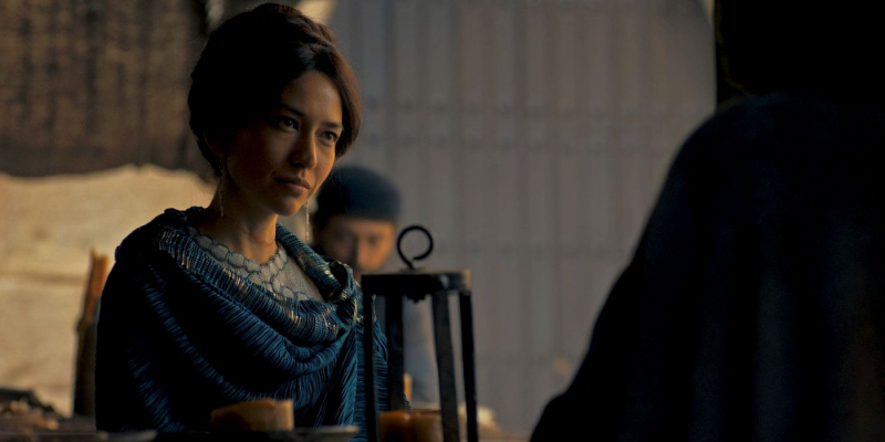   Mysaria, a fehér féreg (Sonoya Mizuno) a Sárkány házában S01E09.