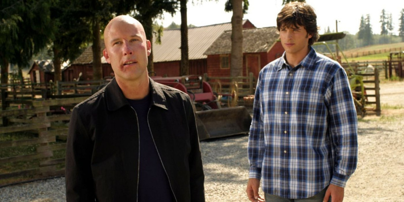   Tom Welling Clark Kentként és Michael Rosenbaum Lex Luthorként a Smallville-ben