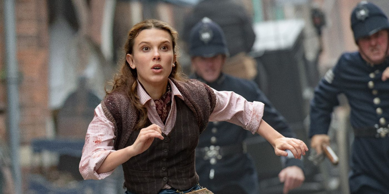  Millie Bobby Brown în Enola Holmes 2